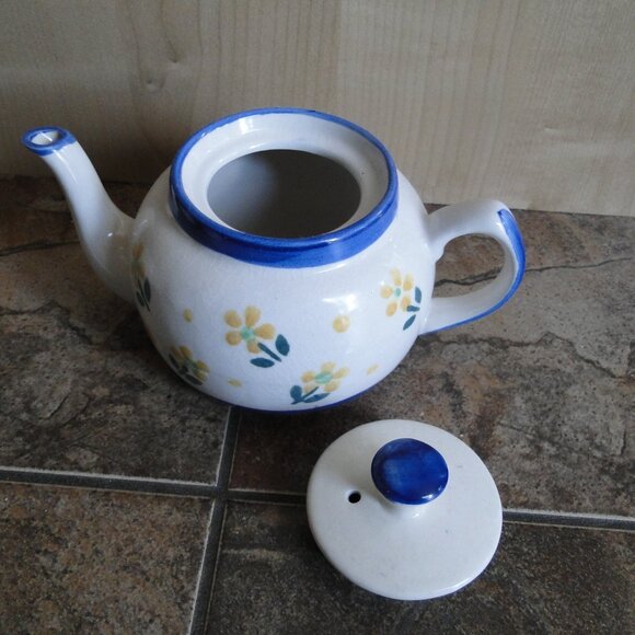 Set of tea-pot, sugar bowl and the cup - Picture 3 of 6
